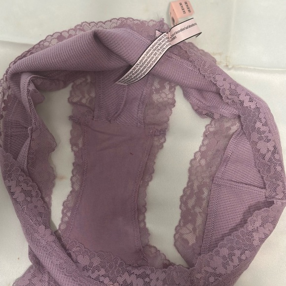 Cheeky LG Victoria Secret - Picture 5 of 6